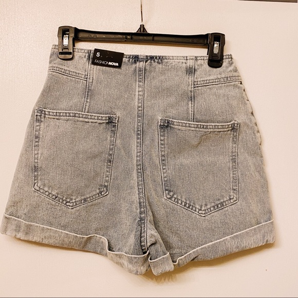 BNWT - High Waisted Light Denim Shorts - Picture 6 of 7